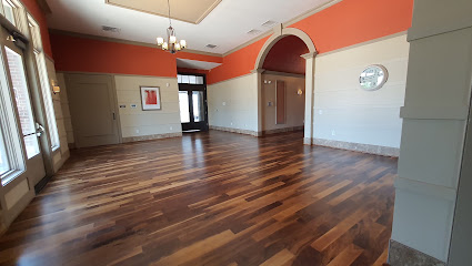 Hardwood Floors Refinishing Specialist